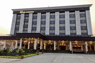 Hotel Grand Sarowar and Shakuntal Lawns - Daulatābād - 6