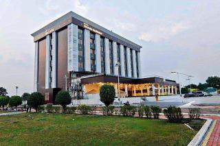 Hotel Grand Sarowar and Shakuntal Lawns - Daulatābād - 0