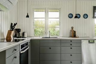 Classic Lovingly Renovated Near Beach - 8