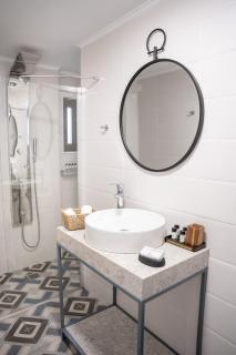 Michalis Apartment with Outdoor Jacuzzi - 8