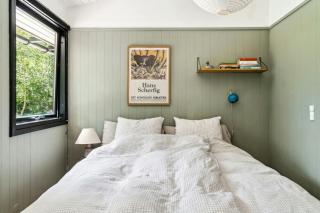 60S Log House With Woodland Cabin Vibe - 8