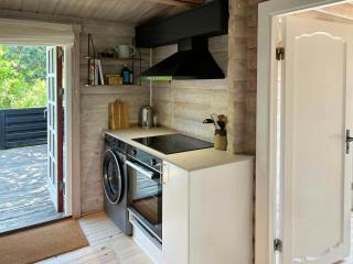 Log Cabin With View Of Beach Meadow And Sea - 4
