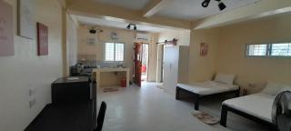 Loti's Guesthouse - San Juan - 3
