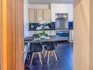Southgate House - Uk48863 - Elland - 2