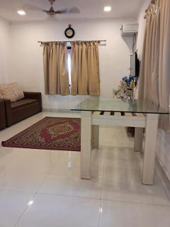 The White House Retreat Poolvilla - Karjat - 8