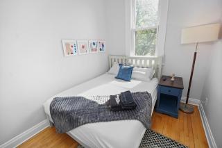 Modern 4BR Unit with Free Parking Near University of Illinois Chicago and Medical District - Chicago - 6