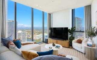 Luxe 3BR Penthouse by beach with Lap Pool & Parking SIGNATURE - Gold Coast - 6