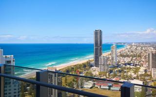 Luxe 3BR Penthouse by beach with Lap Pool & Parking SIGNATURE - Gold Coast - 5