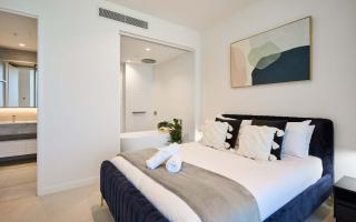 Luxe 3BR Penthouse by beach with Lap Pool & Parking SIGNATURE - Gold Coast - 4