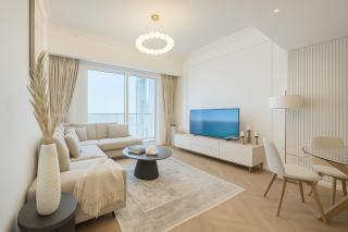 New Renovated Stylish 1 Br Dubai View 73 Floor - 1