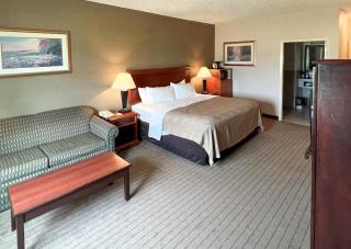 Quality Inn & Suites Grants - I-40 - 5