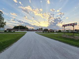 OYO Sandman Inn - Eagle Grove - 9
