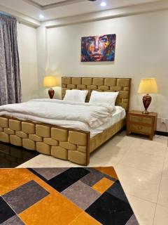 LUXURY service APARTMENT - 5