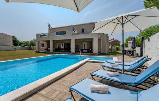 Awesome Home In Brtonigla With Sauna - 0