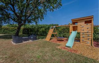 Awesome Home In Brtonigla With Sauna - Brtonigla - 2