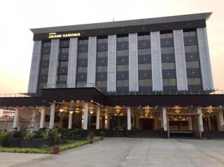 Hotel Grand Sarowar and Shakuntal Lawns - Daulatābād - 9