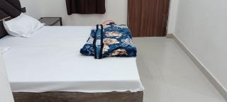A G GEST HOUSE RAM MANDIR 500 Meetar - Ayodhya - 9