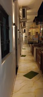 A G GEST HOUSE RAM MANDIR 500 Meetar - Ayodhya - 5