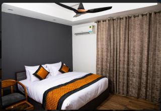 Lime Tree Hotel - Near Medanta Hospital - Gurgaon - 0
