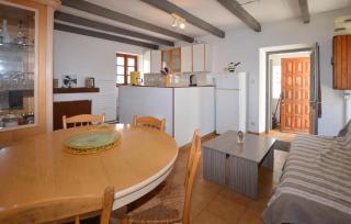 Beautiful Apartment In Rospigliani - - 7