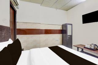 Townhouse Johri Enclave Metro Station Formerly Second Home - Ghaziabad - 3