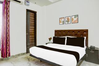 Townhouse Johri Enclave Metro Station Formerly Second Home - Ghaziabad - 7