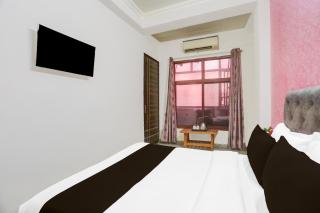 Townhouse Johri Enclave Metro Station Formerly Second Home - Ghaziabad - 4