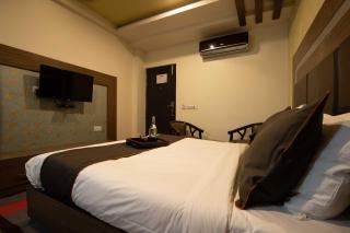 Hotel O Spine City Mall Pimpri Chinchwad Formerly SK Palace - Pune - 6