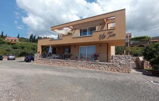 Apartman Twins 1 by Villas Guide - Ðurinići - 0