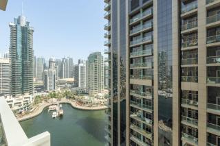 StayShort - Chic Apartment in Marina Sleeps 4 with Canal Views - 0