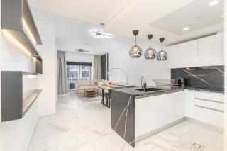 StayShort - Chic Apartment in Marina Sleeps 4 with Canal Views - 4