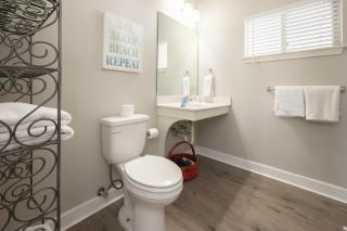 Tranquil Beach & Hot Tub & Pool Getaway - 3