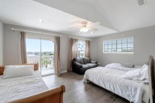 Tranquil Beach & Hot Tub & Pool Getaway - 1