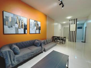 Kuching Cozy Comfort 07 - Urban Ember GEM Suites 7 Pax near Airport & Saradise - Kuching - 0