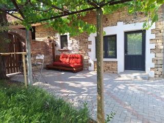 Къщичка Под шарената сянка - 0