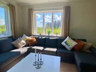 Cosy Home with River Views, Sauna & Gym - - 9