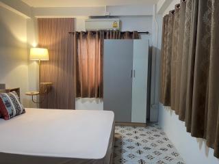 Cozy room 5 - Private Bathroom Outside the Room - 9