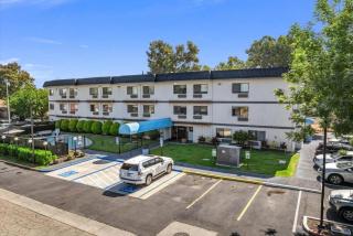 Days Inn by Wyndham Woodland - Woodland - 5