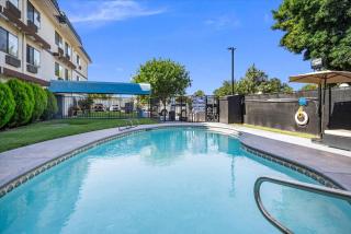 Days Inn by Wyndham Woodland - 1