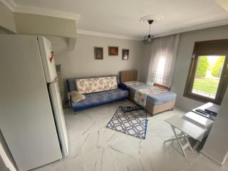 Suitable Family Home with Garden - Ayvalık - 0