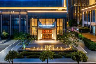 Days Hotel by Wyndham Shantou Zhugang - Shantou - 8