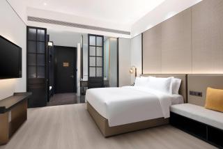 Days Hotel by Wyndham Shantou Zhugang - Shantou - 1