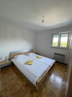 Mandic Apartment - Self check-in - Free Parking - Free WiFi - Fully Air-Conditioned - 5