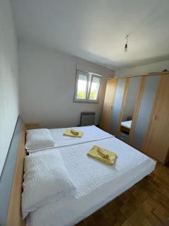 Mandic Apartment - Self check-in - Free Parking - Free WiFi - Fully Air-Conditioned - 3