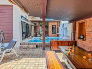 Thabali Oasis:3BHK private pool villa + Sauna - Pattaya South - 1