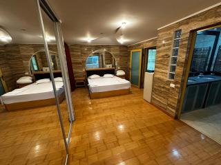 Sea Breeze Residence - 3BR , 200m from beach - 6