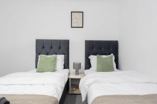Free Parking - Sleeps 6 - Central - New Interior - Greenock - 1
