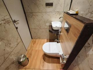 Hotel Ocean Residency Thane West - 1