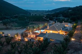 Plasis Country Suites - Íria - 9
