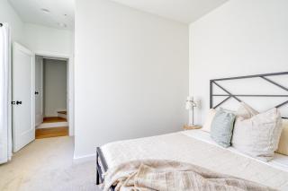Spacious Townhome Combination for the Whole Family - Portland - 1